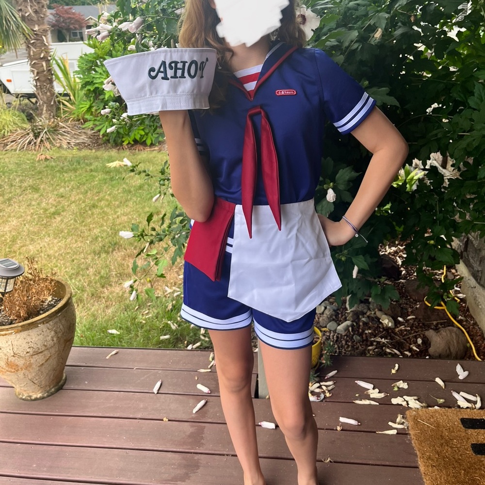 Stranger Things Scoops Ahoy Costume